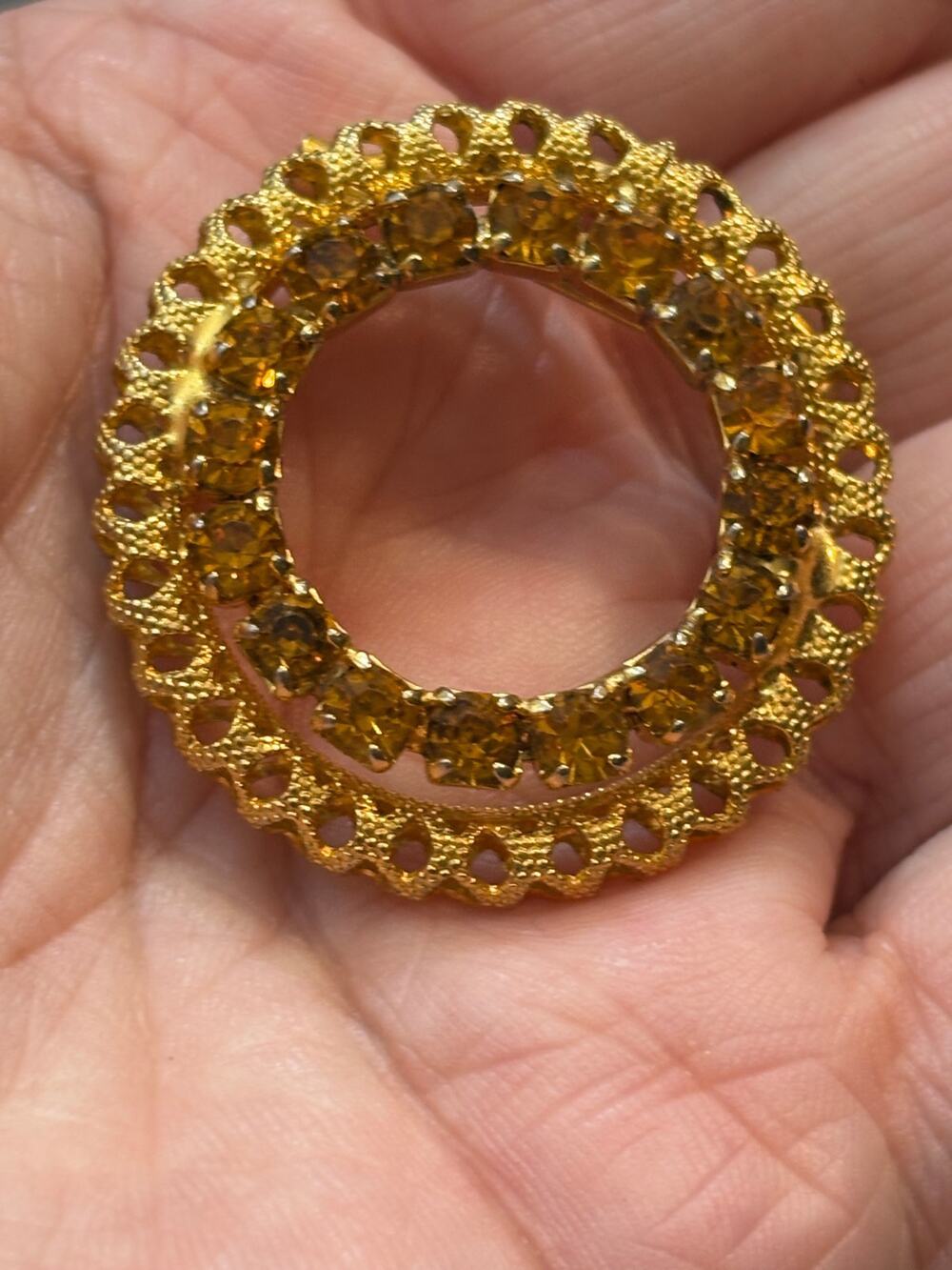 Vintage Unsigned Amber Rhinestone Circle Brooch 1.75 Inch Gold Tone